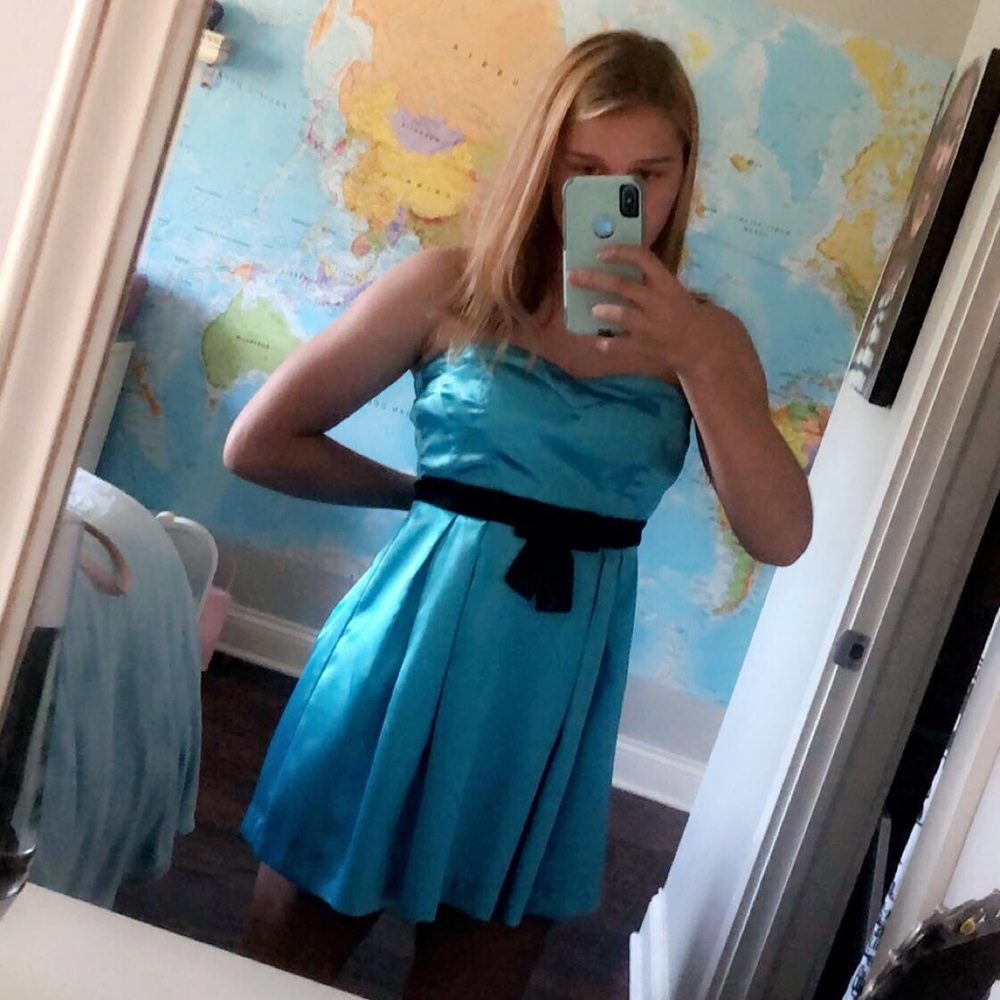 Blue short strapless dress